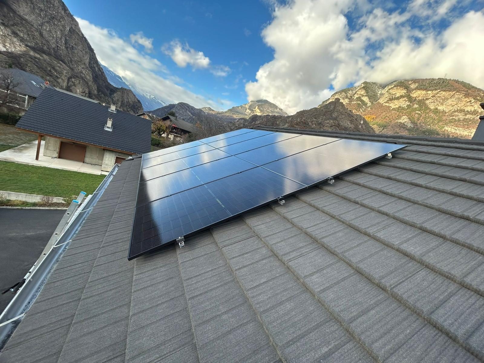 Installation de panneaux solaires au sol par Nrgie Conseil